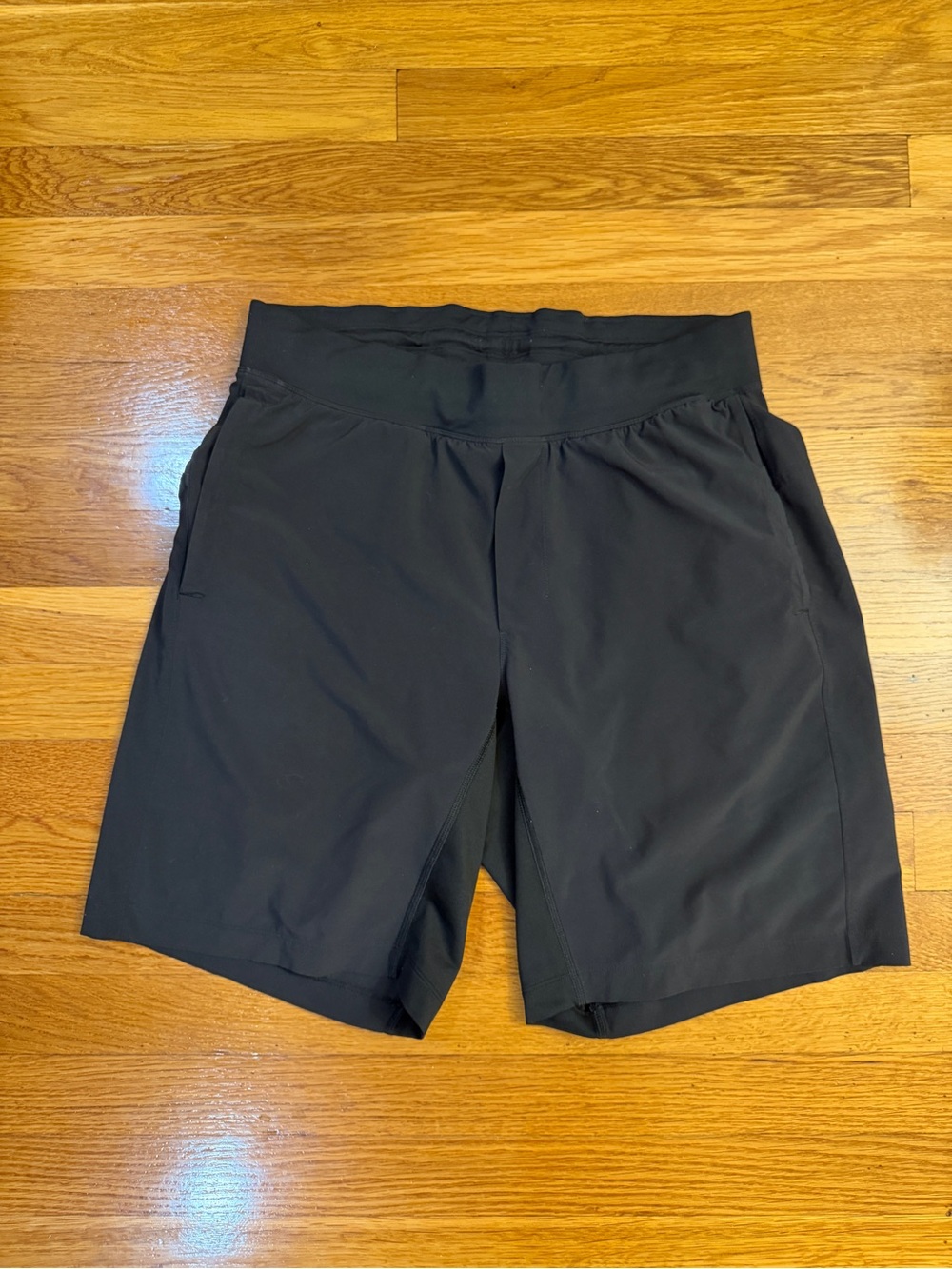 Lululemon Activewear Lined Shorts in Black - Size Large